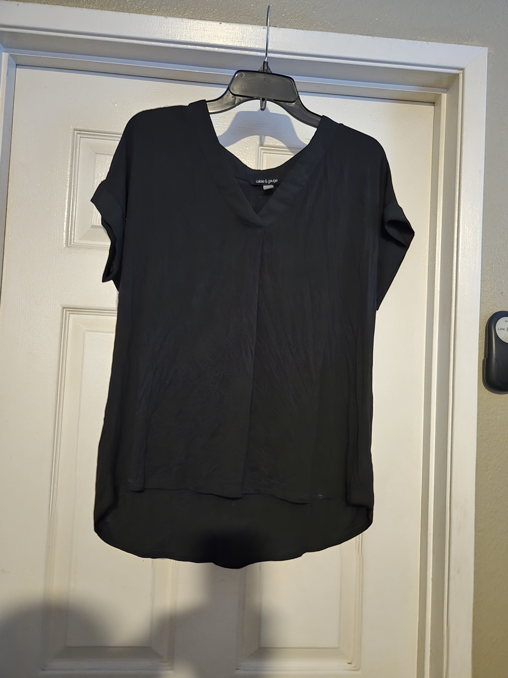 Cable & Gauge Black V-Neck Short Sleeve Top